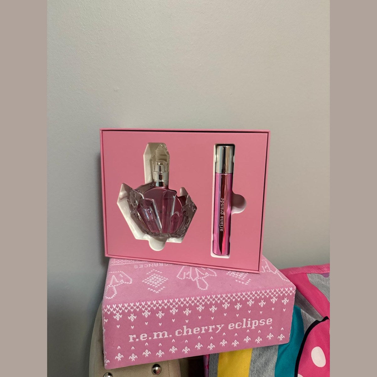 Ariana Grande r.e.m Cherry Eclypse – Set de regalo
